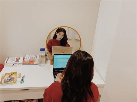 Siêu bí kíp học online hiệu quả của hot girl Đại học Kinh tế Minh Tuyền