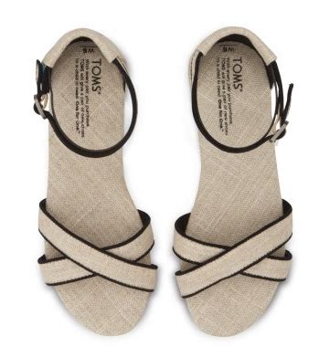 STYLE STRUCK: New Toms Shoes Sandals - Conscious & Chic