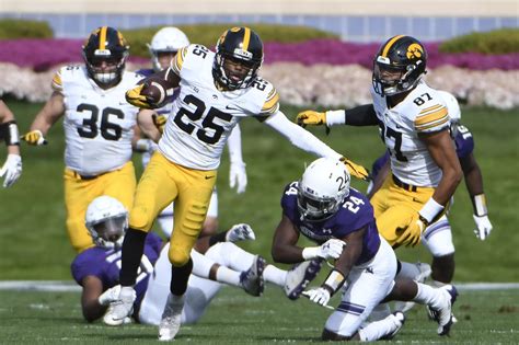 How To Watch Iowa Hawkeyes Vs Minnesota Golden Gophers Game Time Tv