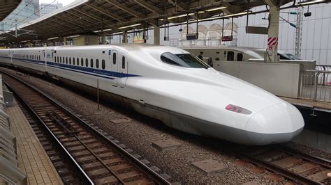 Shinkansen Series 700 Tokyo To Shin Osaka 285 Km H Zaha Hadid Design