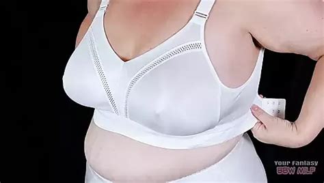 Chatte Poilue Et Normes Seins Naturels Dune Milf Mature Excit E Xhamster