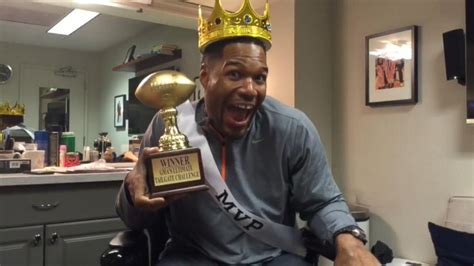 Video Michael Strahan's 'GMA' Ultimate Tailgating Challenge Acceptance ...
