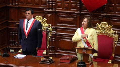 Dina Boluarte Juró Y Se Convirtió En La Primer Presidenta De Perú