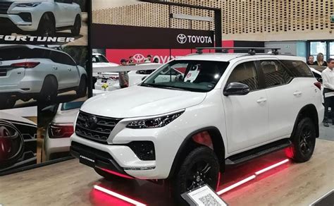 Toyota estrenó la Fortuner Black Edition y la Land Cruiser 79