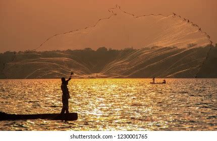 1,165 Fishing in lake victoria Images, Stock Photos & Vectors ...