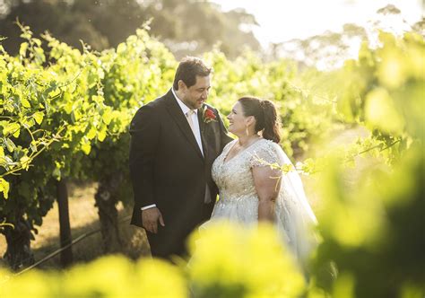 Lake Breeze Wines Wedding Cate And Renato Svenstudios