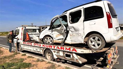 Nusaybin de otomobil ile hafif ticari araç çarpıştı 1 kişi yaralandı