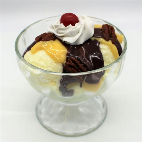 Deluxe Turtle Sundae Just Dough It