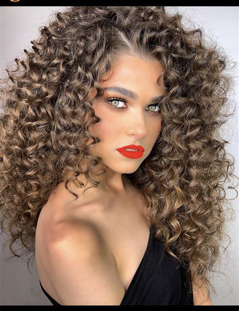 Pin By Anastasia Hee On Quick Saves In Beautiful Curly Hair