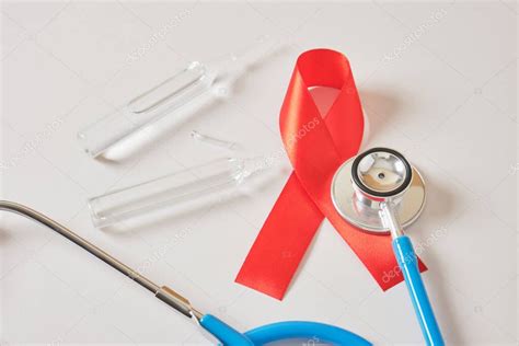 Cinta Roja Ampolla Abierta Y Estetoscopio M Dico Azul Salud Y Concepto