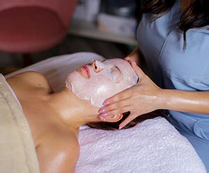 Hydrafacial Vs Traditional Facials Which Is Better Mysilkskinstudio