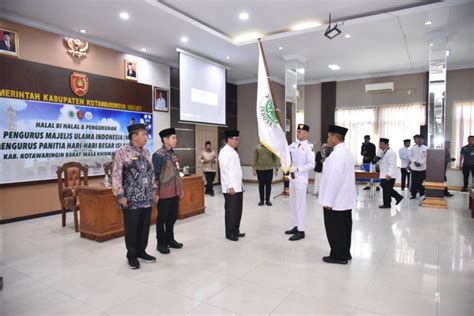 Sekda Kukuhkan Pengurus PHBI Kabupaten Kobar