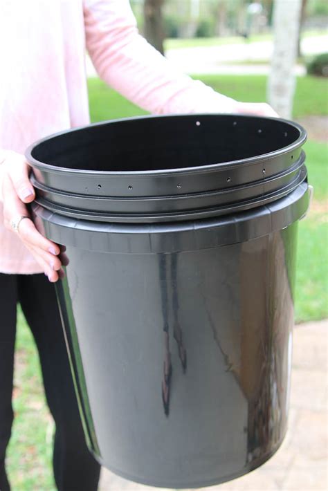 How To Make Your Own Worm Composting Bin The Compost Culture