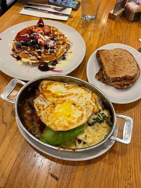 What to Do in Chicago (Everything We Did and Ate) - Merrick's Art