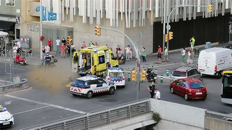 Un Motorista Ferit Cr Tic En Un Accident Amb Una Patrulla De Mossos D