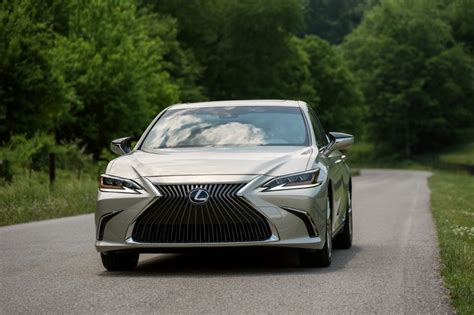 Photo Gallery The 2019 Lexus ES 300h In Four Exterior Colors Lexus