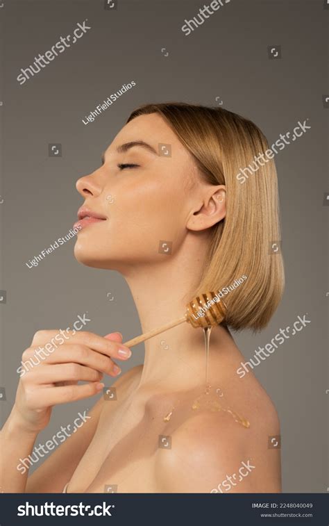 Side View Woman Naked Shoulders Holding Stock Photo Shutterstock