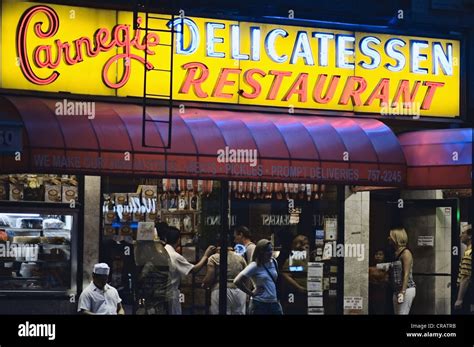 People Waiting At New Yorks Famous Carnegie Deli 7th Avenue New York