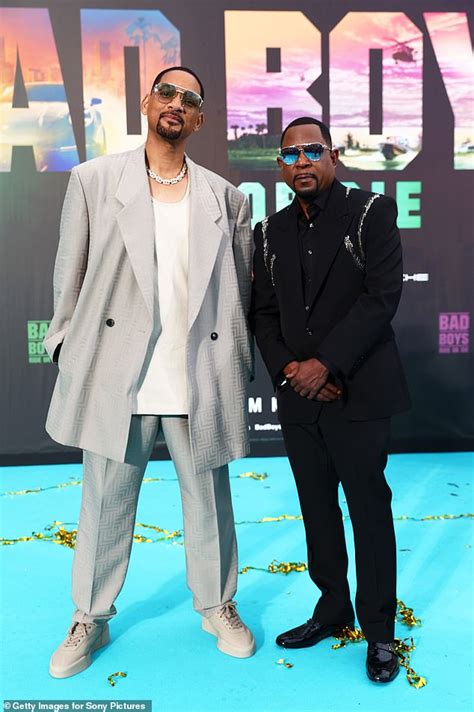 Will Smith Takes A Photo With His Co Star Martin Lawrence From Bad Boys Ride Or Die Newsfinale