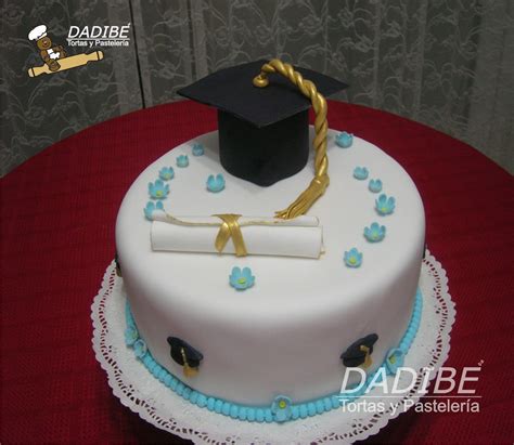 Torta De Graduaci N Elaborada Con Bizcocho De Yogurt Y Chocolate