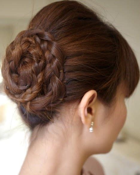 15 Classy Homecoming Updos