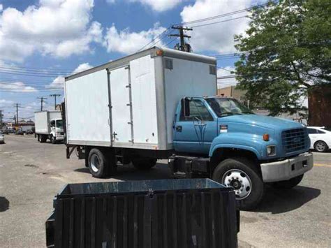 Gmc C6500 2002 Van Box Trucks