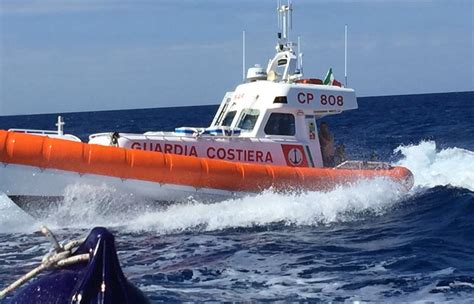 Guardia Costiera Rimuove Manufatti Abusivi Sul Fondale Isola Di Dino