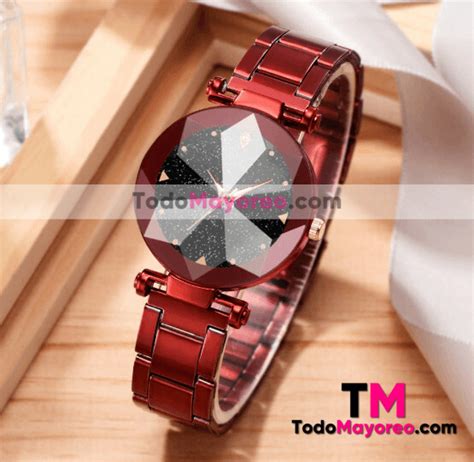 Reloj Rojo Extensible Metal Destellos Caratula Triangulos A La Moda