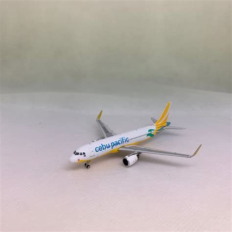 Cebu Pacific A320 200 Rp C4106 Phoenix 1400 Diecastbird Plane Model