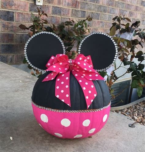 Minnie Mouse Pumpkin Painting