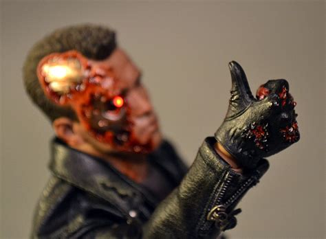 Hot Toys MMS DX13 Terminator 2 Judgment Day T 800 Battle Damaged Version