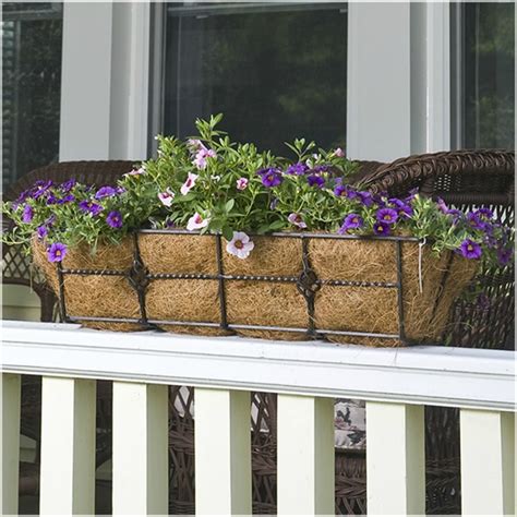 30+ Front Porch Flower Box Ideas - DECOOMO