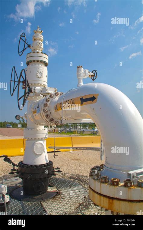 Wellhead Hi Res Stock Photography And Images Alamy