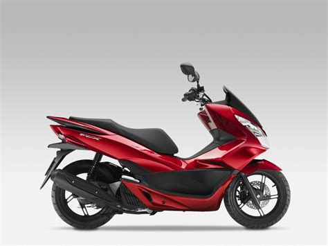 Motorrad Vergleich Vespa Gts Super Sport Vs Honda Pcx