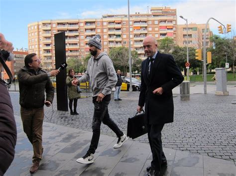 El Juez Condena A Gerard Piqu A Una Multa De Euros Por Conducir