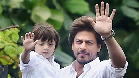 Shah Rukh Khan Issues Strict Instruction Not To Click Son Abrams