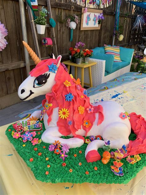 Unicorn Cake - Magical Unicorn Cake by the Crafty Party Girls