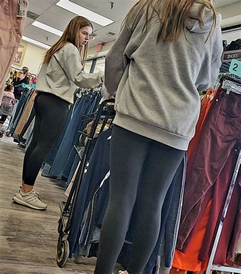 Blonde Cuties Spandex Leggings Yoga Pants Forum