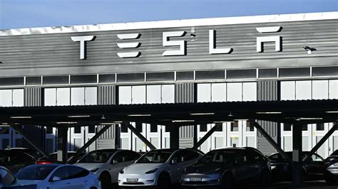 Tesla Beim Absatz Entthront Diese Deutschen Marken Verkaufen Mehr E Autos