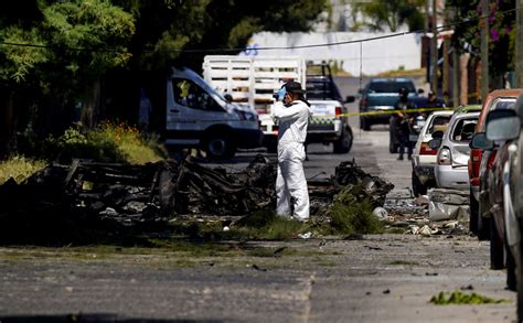 Choque Entre Unidad De Transporte Y Camioneta Deja Personas