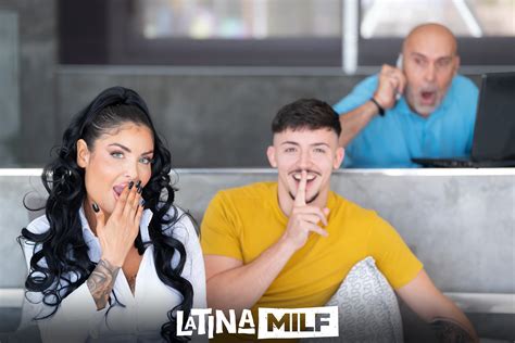 Niky Bimbodoll Latina Milf BabeSource