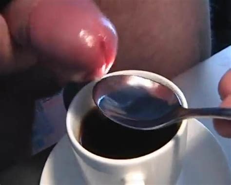 Video Porno Gay Beve Sborra Gratis Xhamster