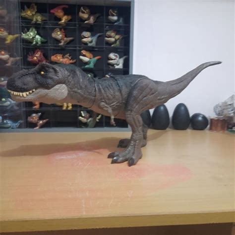 Jual Jurassic World Dominion Thrash And Devour Tyrannosaurus Rex Preloved Shopee Indonesia