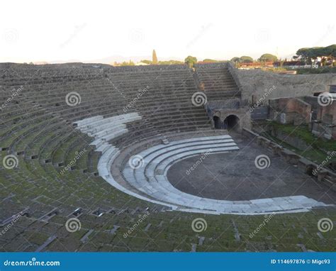 Roman Theater at Pompeii Ruins Stock Photo - Image of impresive, romans ...