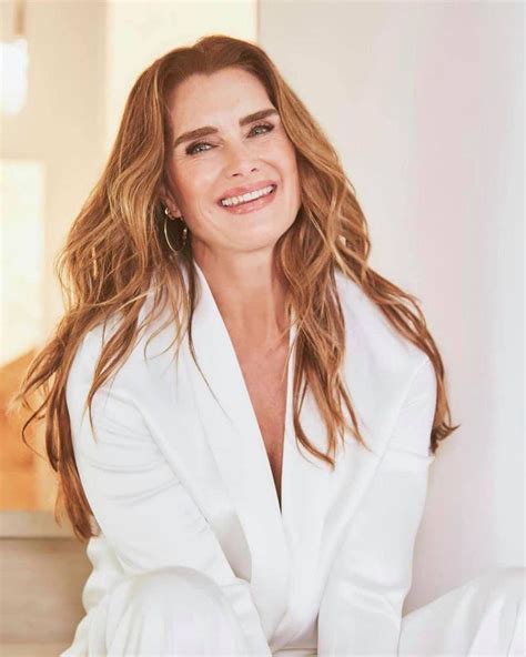 Brooke Shields est submergée par lémotion en révélant des détails