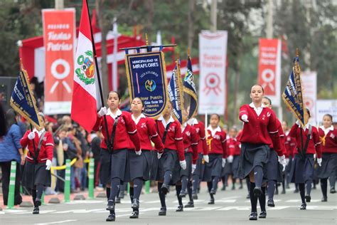 Desfile Cívico Escolar Temas - Patriotismo y color en Desfile Cívico Escolar en Miraflores| Galería ...