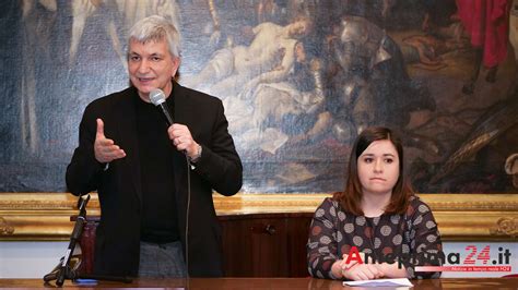 Elezioni La Sinistra Sabato Nichi Vendola A Napoli Con Sandro Fucito