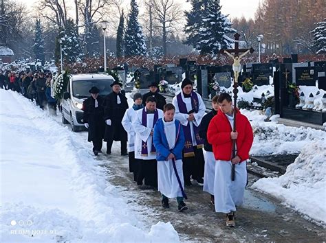 Pogrzeb Natalii W Drodze Na Cmentarz Strona Kobiet