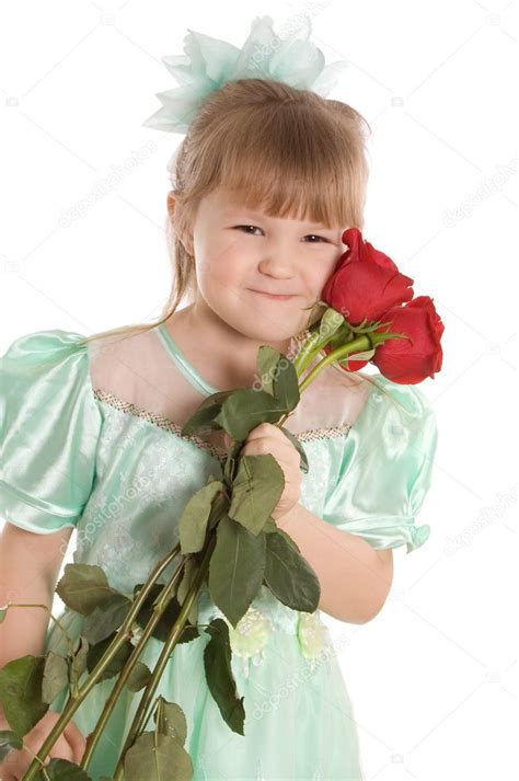 La Petite Fille Avec Un Bouquet De Roses Image Libre De Droit Par