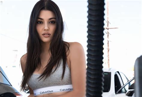 Hande Ercel Sports Bikini Hot Wallpaper